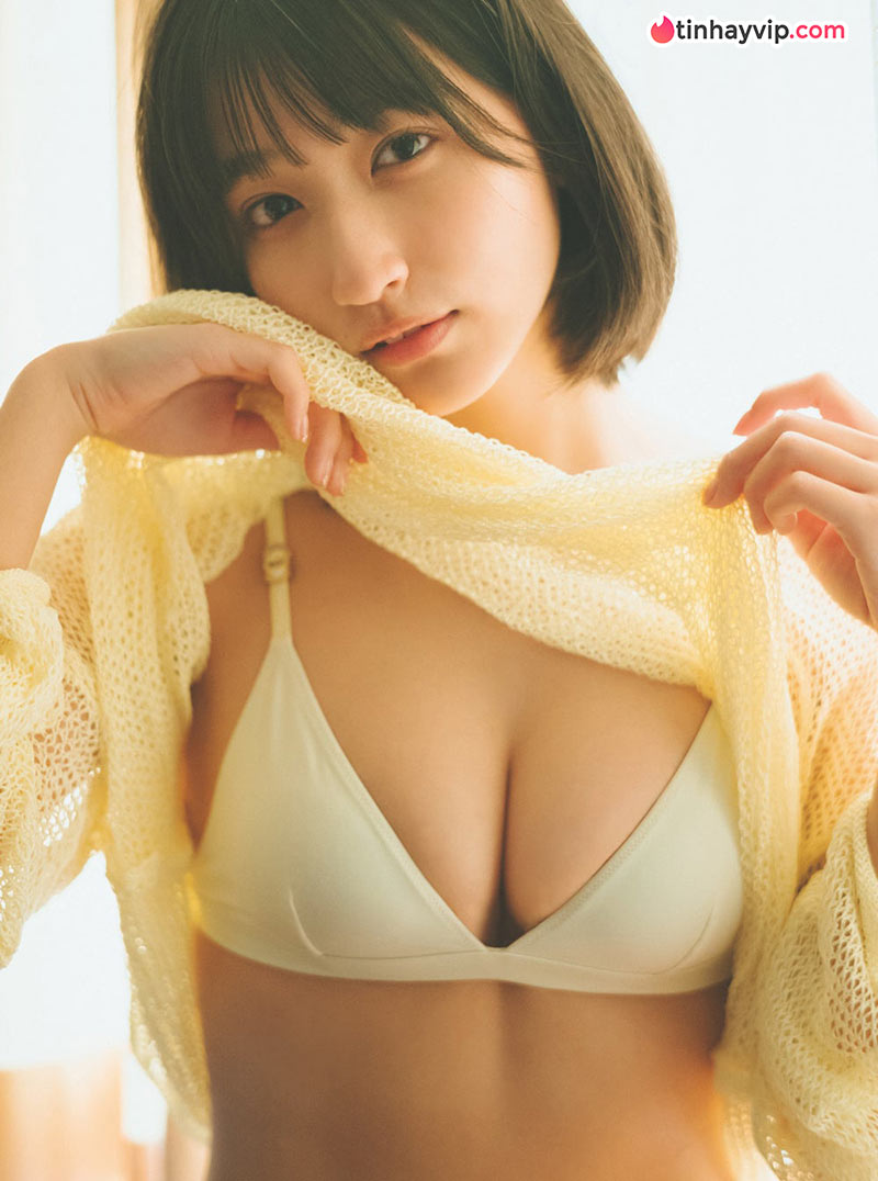 Hitomi Mizuno gây sốt với bộ sách ảnh áo tắm mới nhất