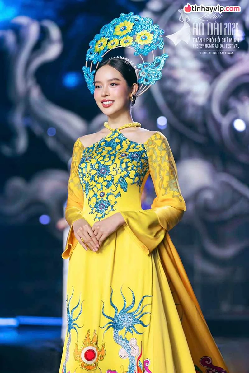 Huỳnh Thị Thanh Thủy hiếm hoi hở bạo khoe cơ thể nuột nà