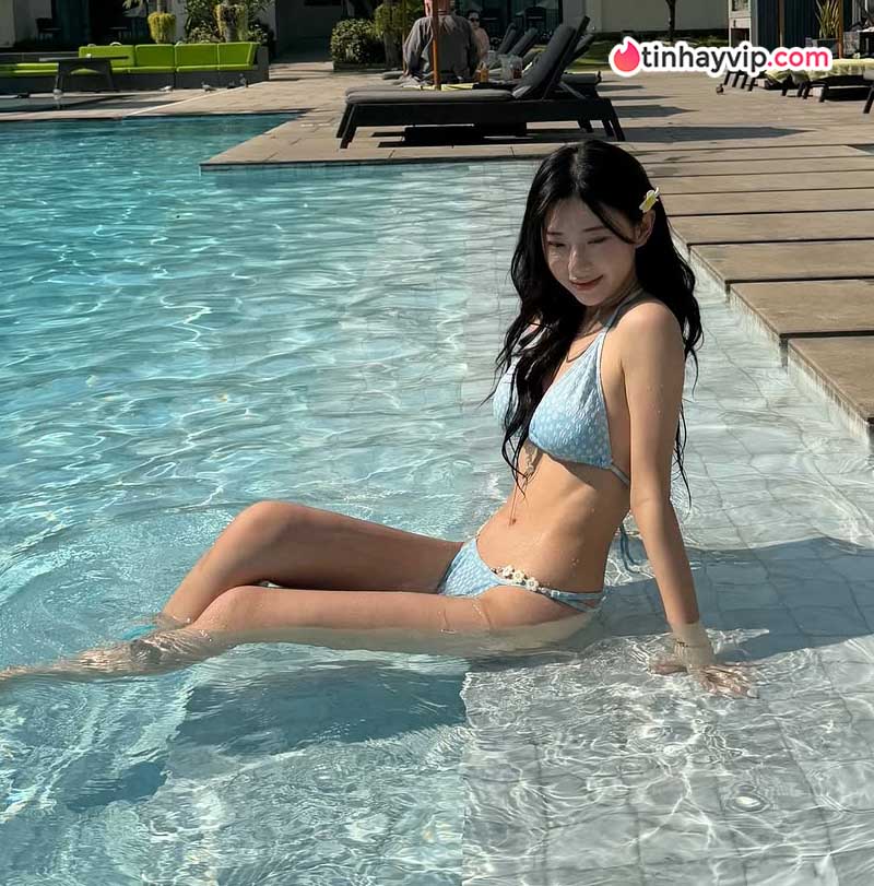 Kim Na Yeon chiếm sóng MXH với loạt ảnh khoe trọn vòng eo cực phẩm