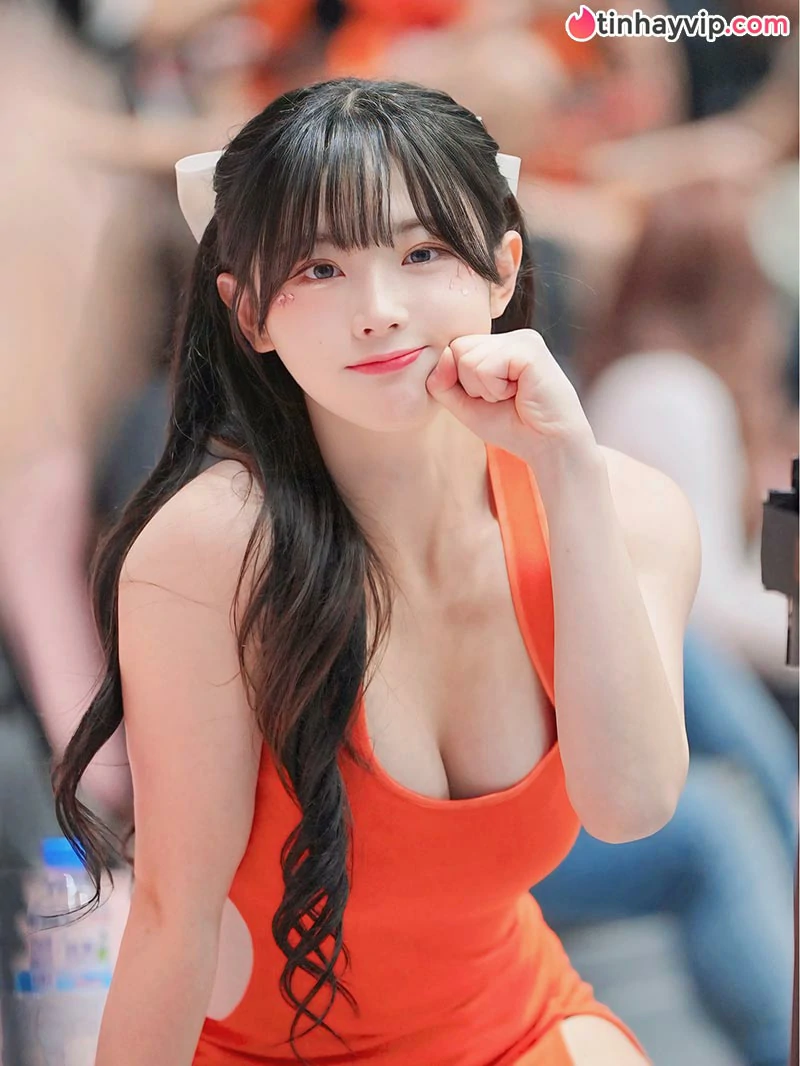 Kim Na Yeon chiếm sóng MXH với loạt ảnh khoe trọn vòng eo cực phẩm