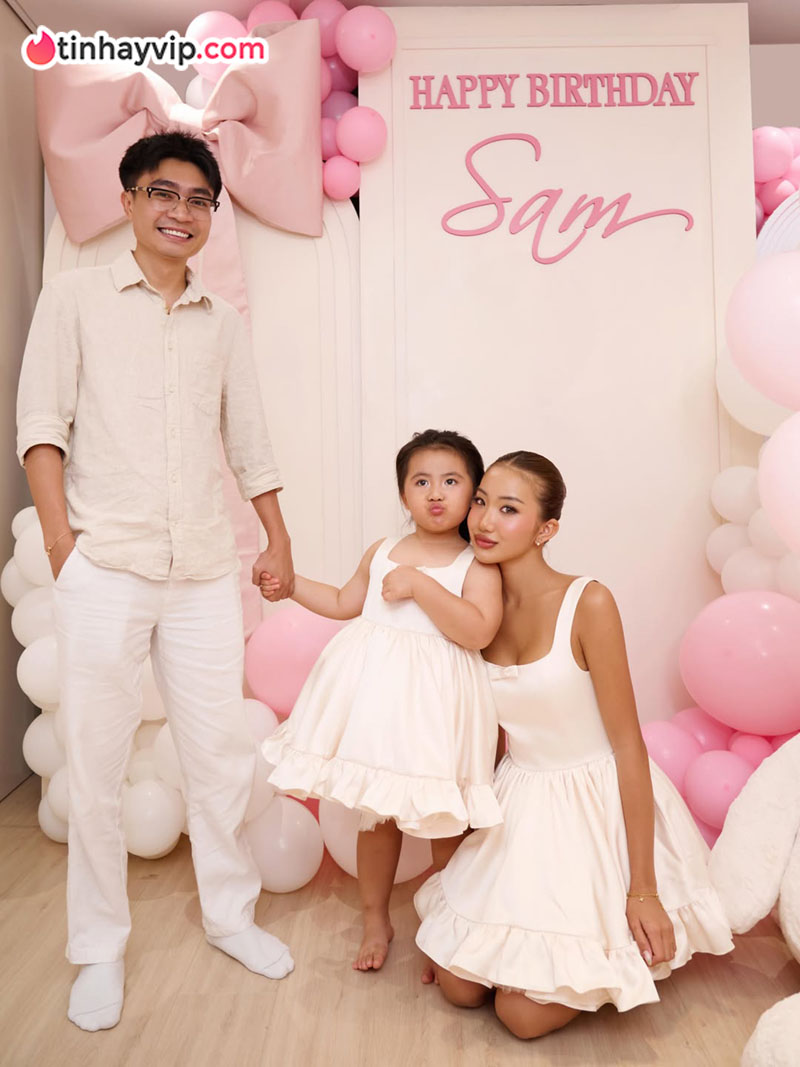 Lê Thị Khánh Huyền là ai? Tiểu sử Khánh Huyền 2K4, hành trình nổi tiếng của hot mom bản lĩnh