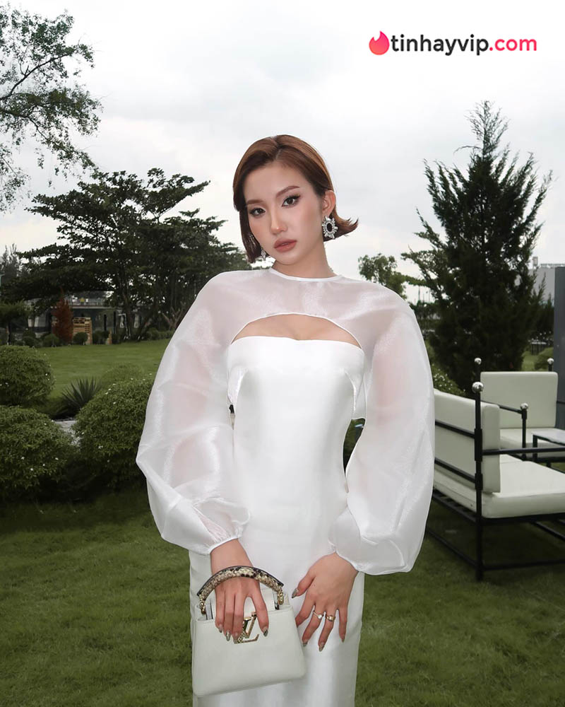 Lê Thị Khánh Huyền là ai? Tiểu sử Khánh Huyền 2K4, hành trình nổi tiếng của hot mom bản lĩnh