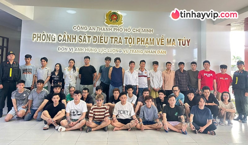 Ca sĩ Long Nhật và Sơn Ngọc Minh bị bắt trong đường dây ma túy tại TP.HCM
