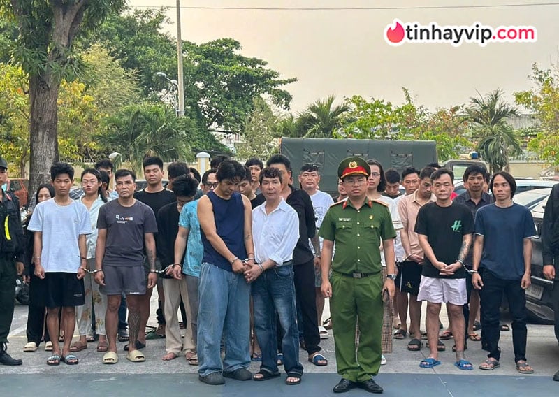 Ca sĩ Long Nhật và Sơn Ngọc Minh bị bắt trong đường dây ma túy tại TP.HCM