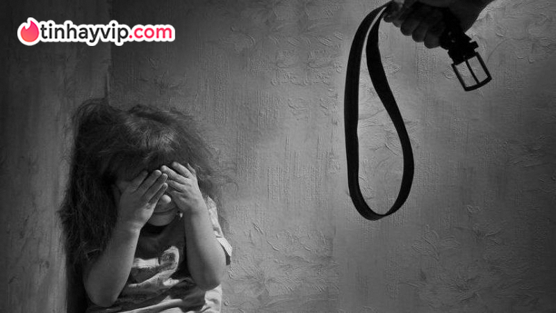 Toàn cảnh vụ việc mẹ và cha dượng bạo hành con trai 2 tuổi khiến CĐM phẫn nộ