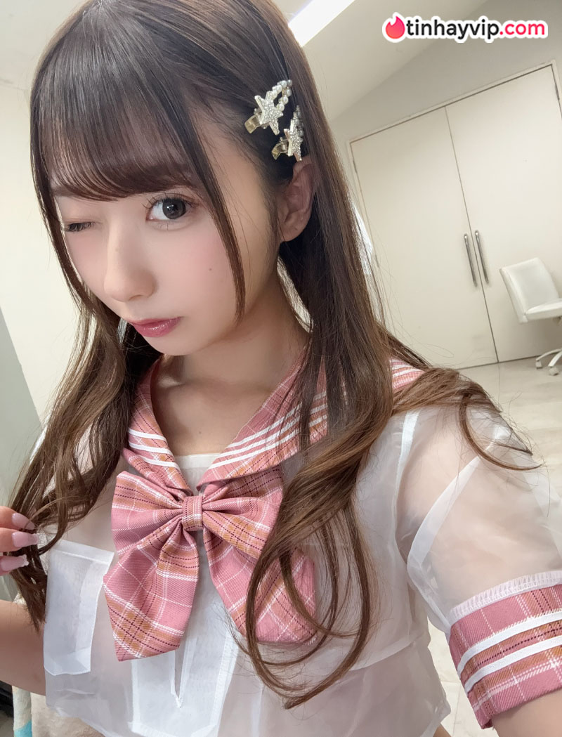 Nghịch lý cựu idol nhóm nhạc Miyu Aizawa từ bỏ nghề giáo để đóng phim người lớn