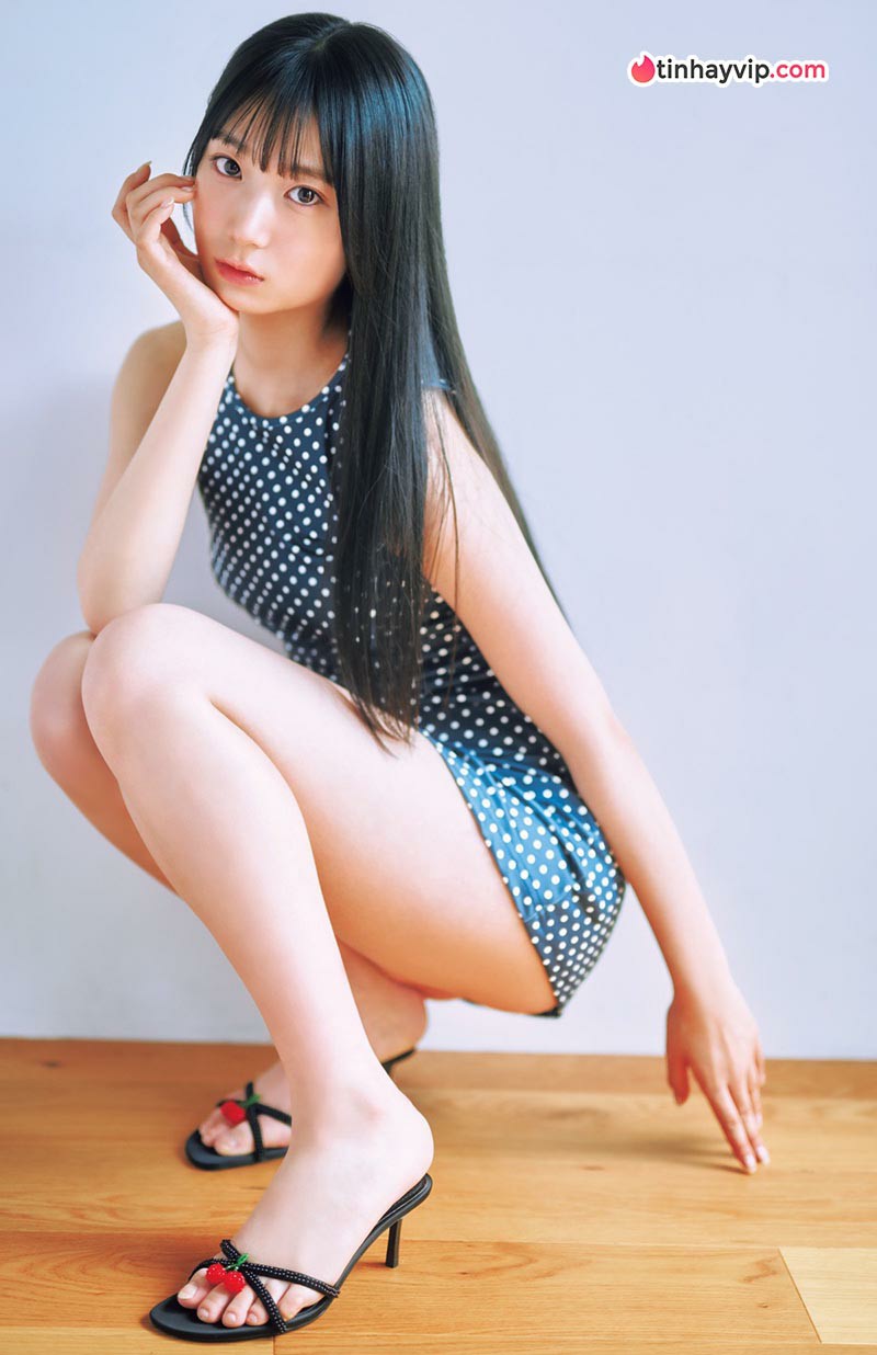 Momota Shiori: Mỹ nhân 18 tuổi gây bão với vóc dáng nữ thần