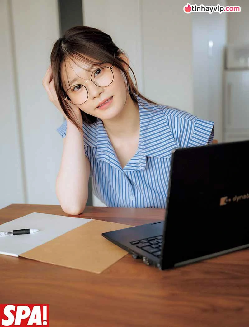 Nomura Luna gây sốt với vóc dáng bốc lửa trên tạp chí SPA