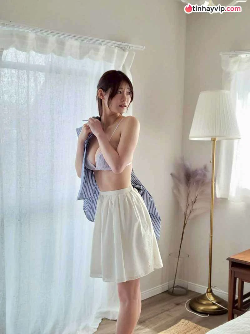 Nomura Luna gây sốt với vóc dáng bốc lửa trên tạp chí SPA