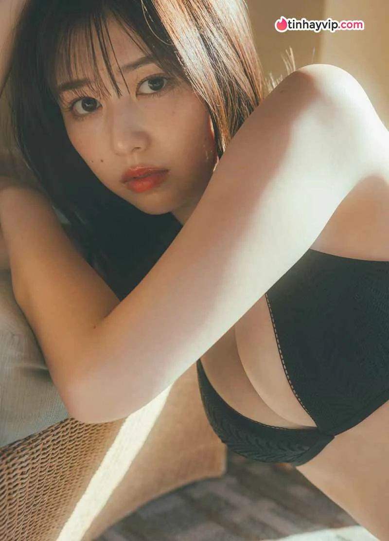 Saeki Yuzuha gây sốt với bikini và nốt ruồi quyến rũ