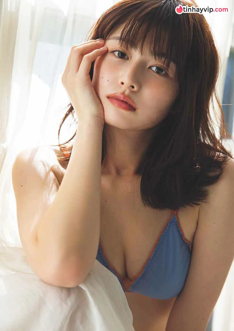 Saeki Yuzuha gây sốt với bikini và nốt ruồi quyến rũ