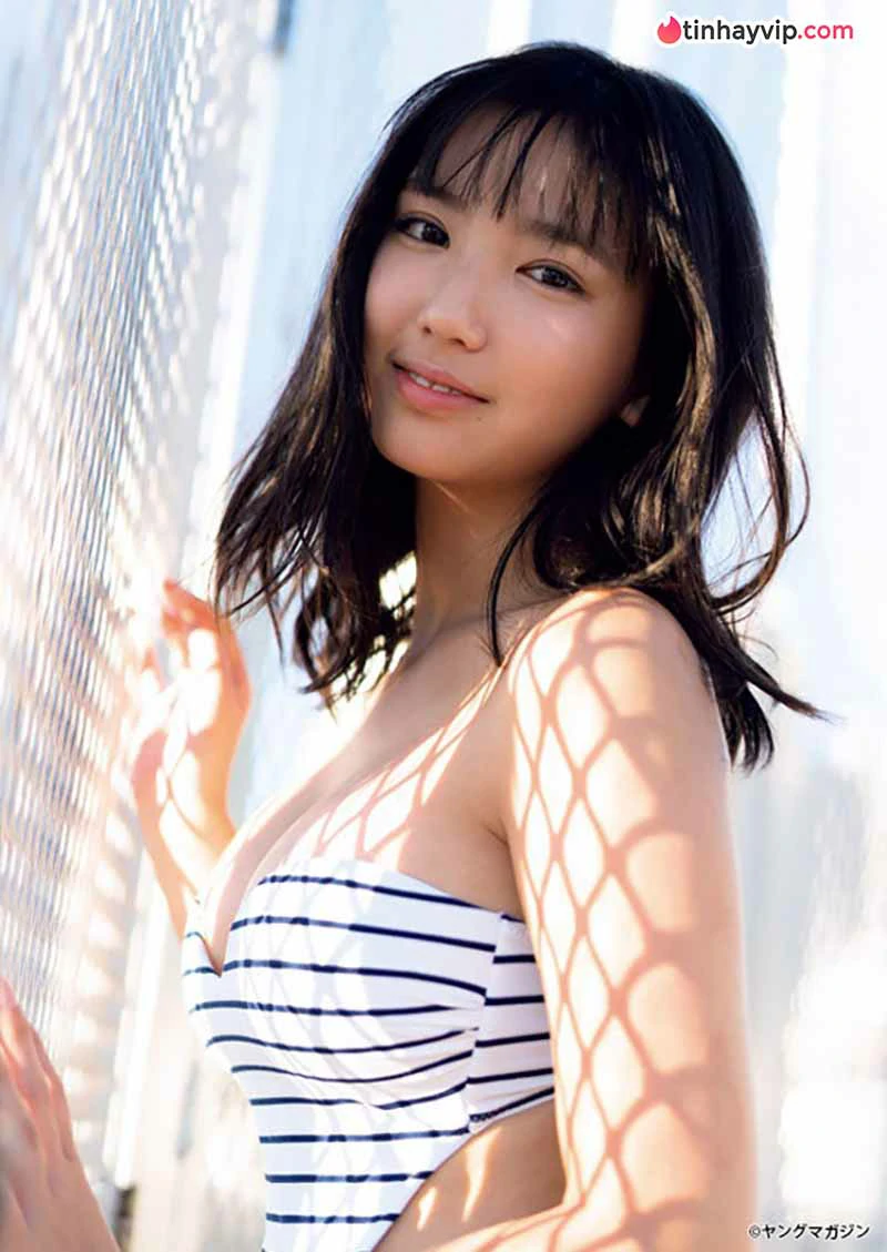Sawaguchi Aika lộ diện quyến rũ trên Young Magazine