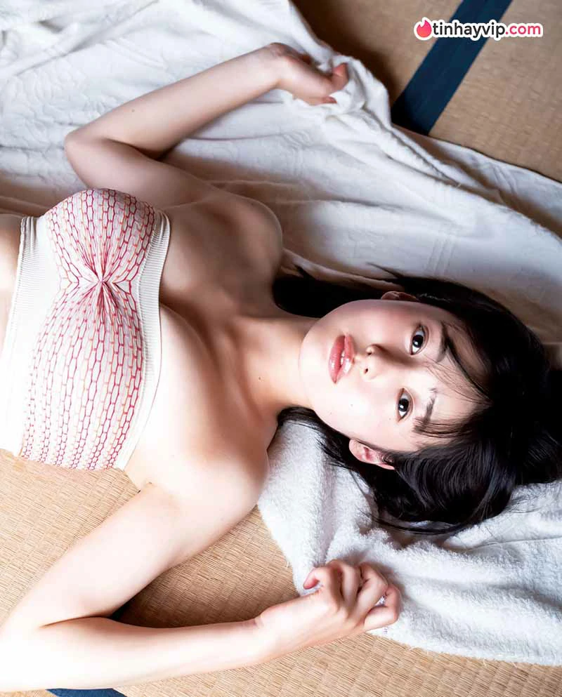 Shirahama Miu khoe trọn body cúp G gợi cảm tuổi 19