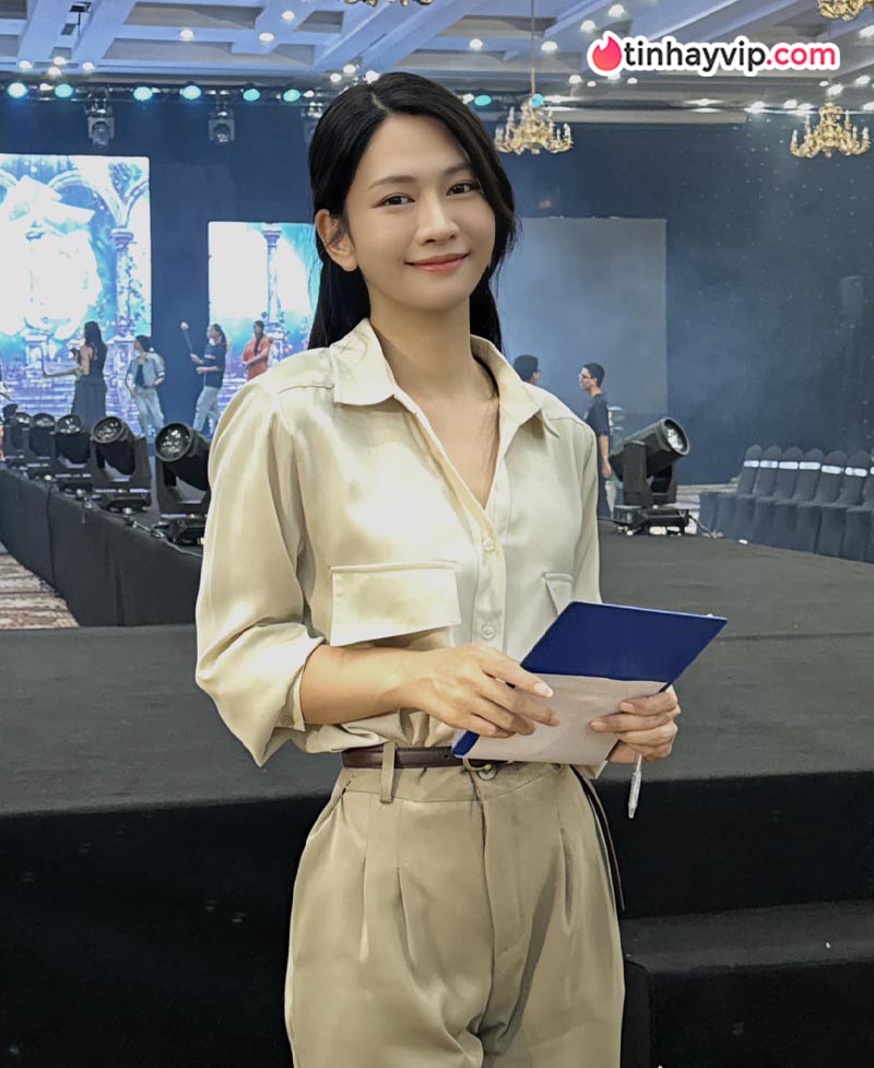 Vì sao Lê Bống càng nỗ lực xây dựng hình ảnh tri thức lại càng bị gán mác làm màu?