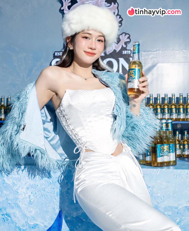 Vì sao Lê Bống càng nỗ lực xây dựng hình ảnh tri thức lại càng bị gán mác làm màu?