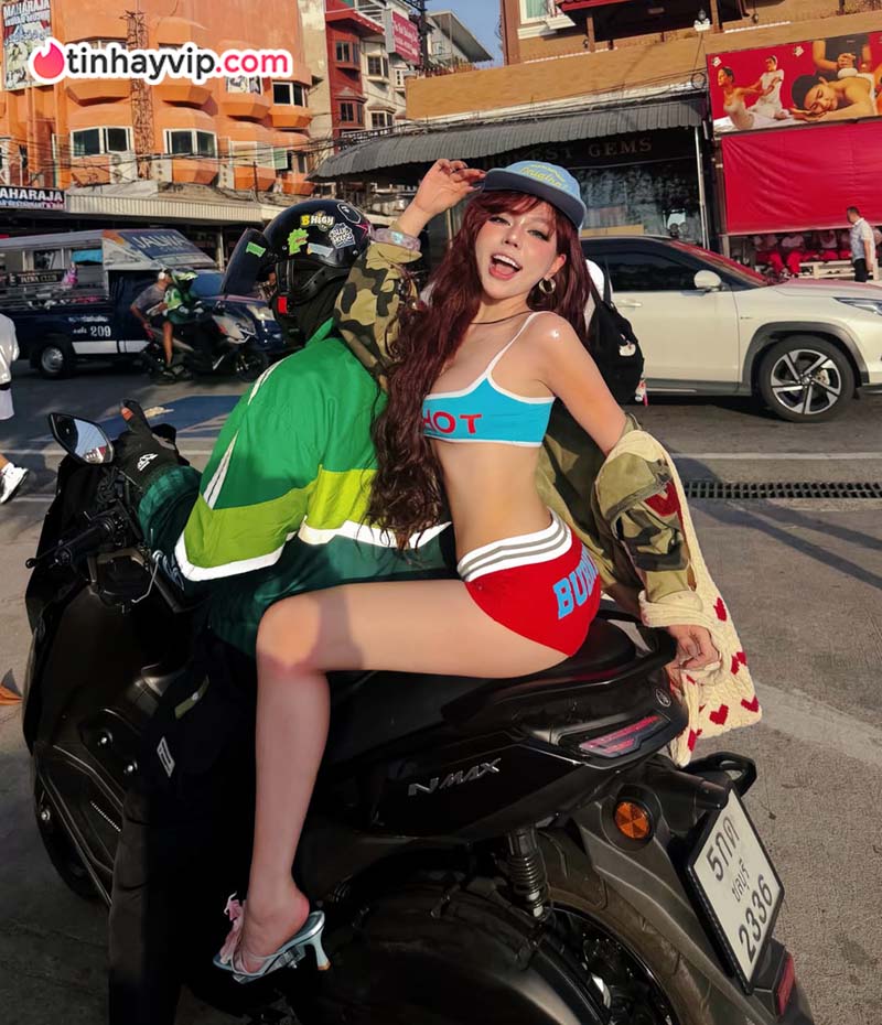 Hot TikToker Bảo Khuyên đốt mắt người nhìn với outfit kiệm vải tại xứ Chùa Vàng