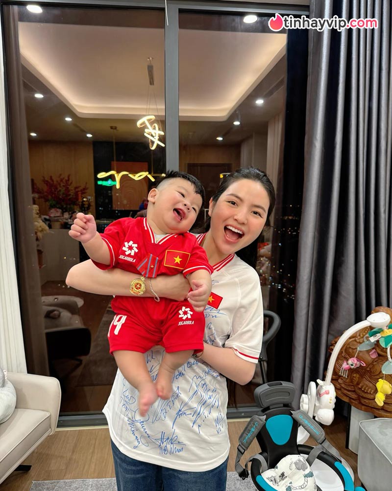Chu Thanh Huyền là ai? Tiểu sử và những thông tin đáng chú ý về vợ Quang Hải