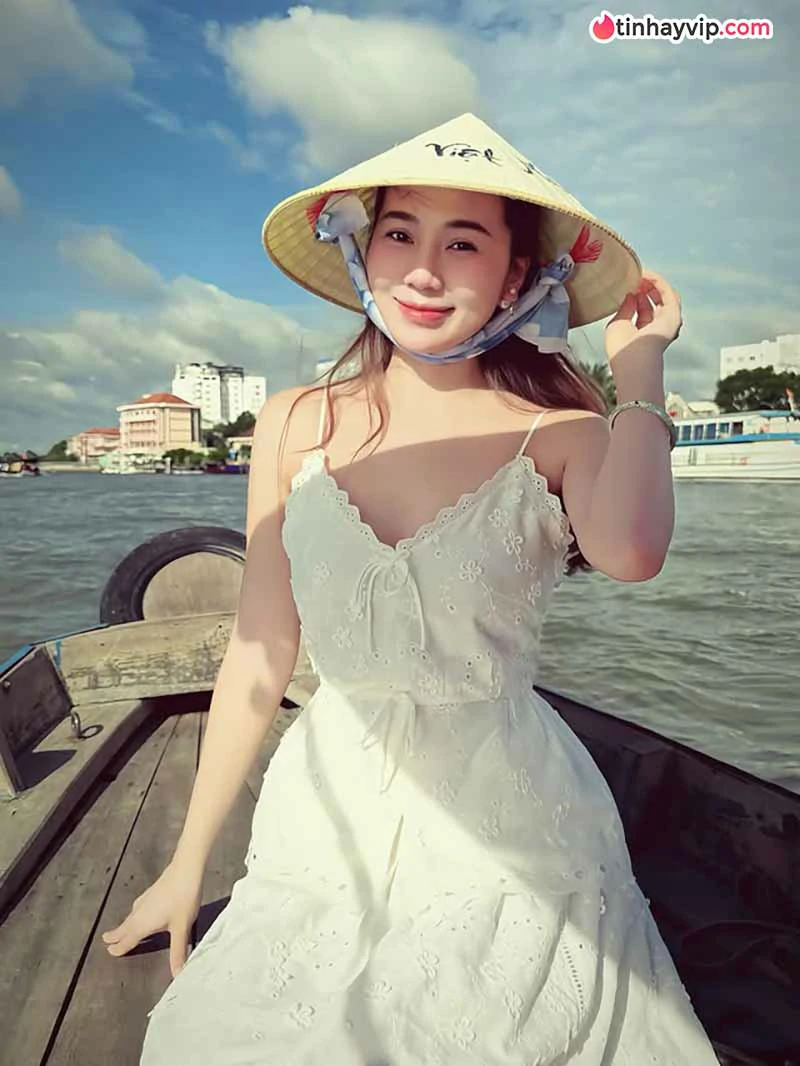 Hot Girl Việt Nam: Top 12 gương mặt đình đám hiện nay