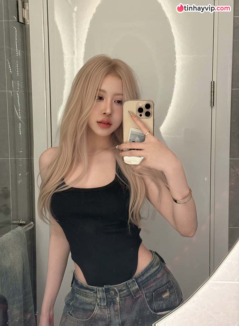 Hot Girl Việt Nam: Top 12 gương mặt đình đám hiện nay