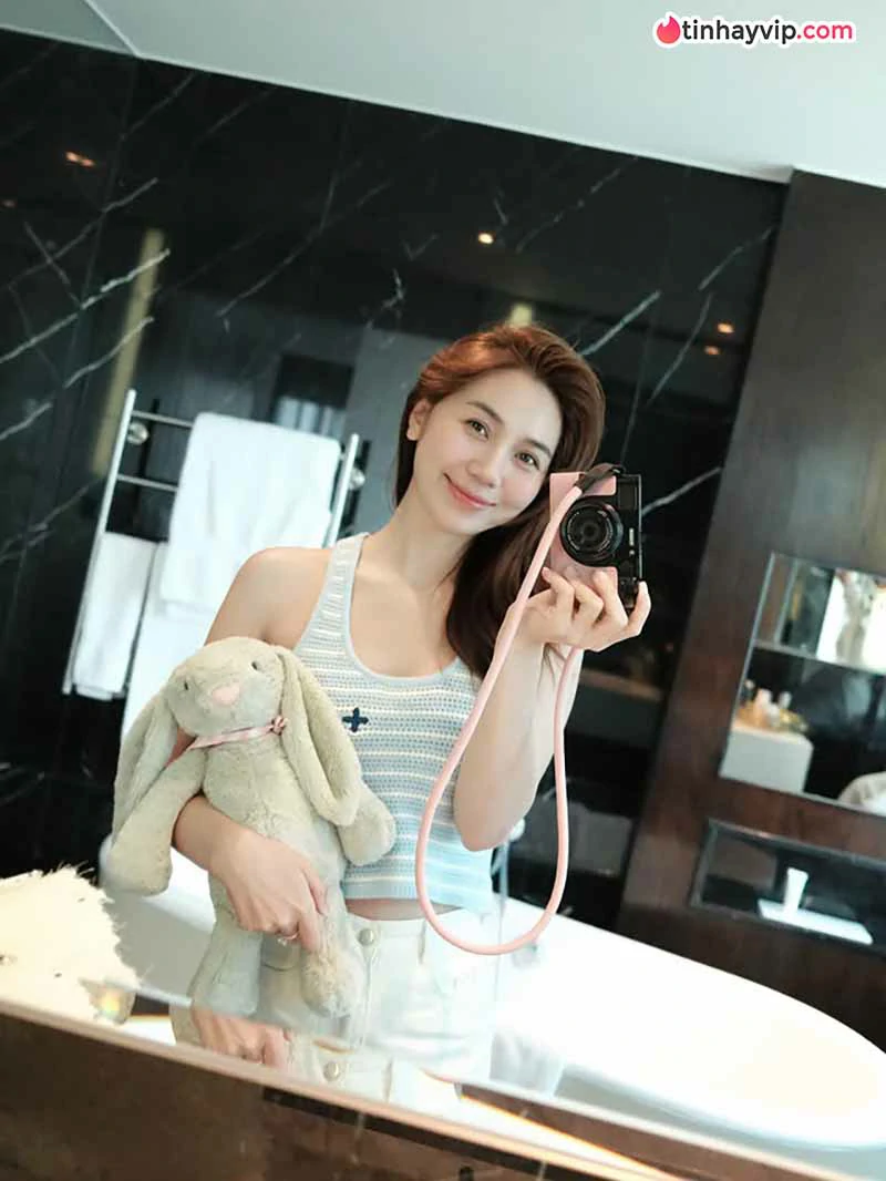 Hot Girl Việt Nam: Top 12 gương mặt đình đám hiện nay