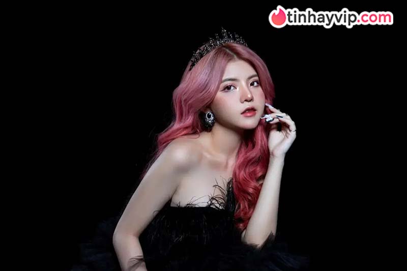 Hot Girl Việt Nam: Top 12 gương mặt đình đám hiện nay