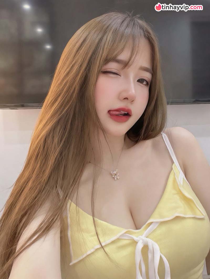 Hot Girl Việt Nam: Top 12 gương mặt đình đám hiện nay