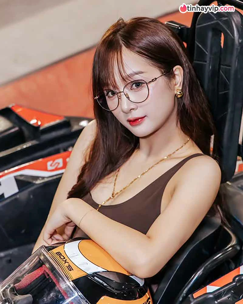 Hot Girl Việt Nam: Top 12 gương mặt đình đám hiện nay