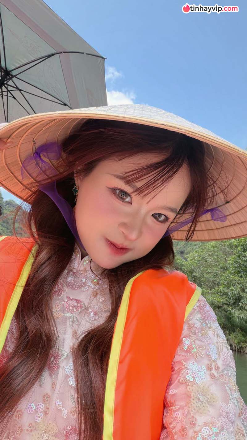 Hot Girl Việt Nam: Top 12 gương mặt đình đám hiện nay