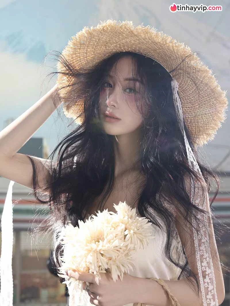 Jun Vũ tung ảnh thiên thần gợi cảm nhân dịp đón tuổi mới