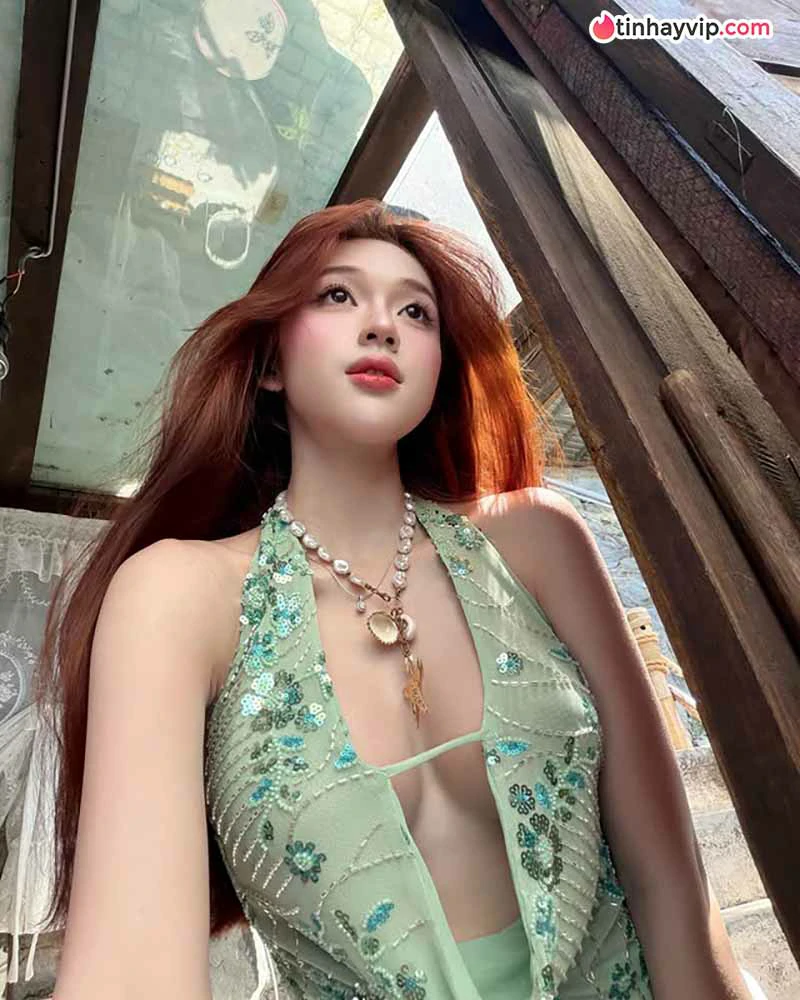 Karty Chang khoe sắc vóc nóng bỏng, quyến rũ bên bãi biển