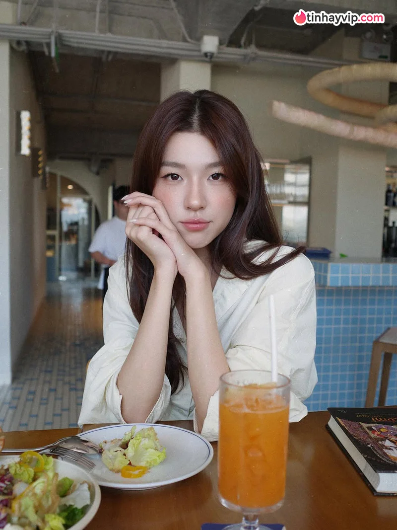 Lamoon sở hữu nhan sắc lệch chuẩn