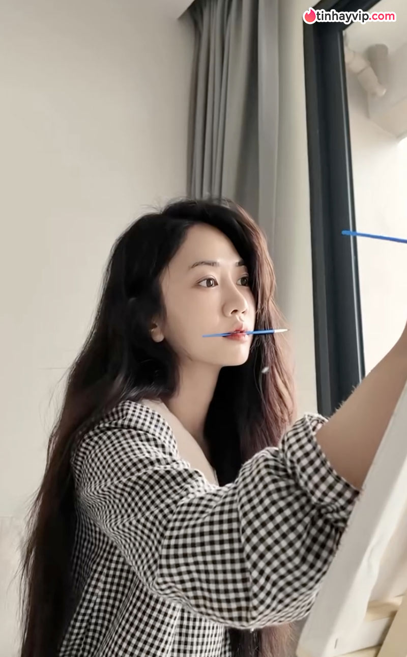Lê Bống lại gây thị phi với clip trend ngày ấy - bây giờ sau phốt performative girl