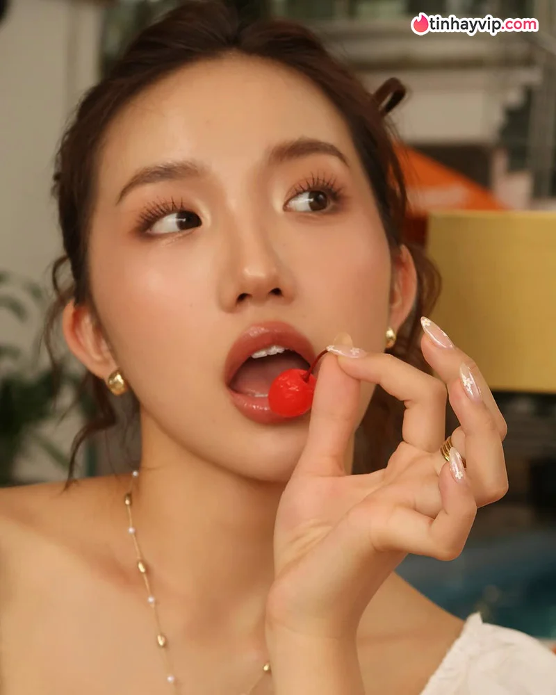 Huyền 2k4 hiện tại ngày càng xinh đẹp