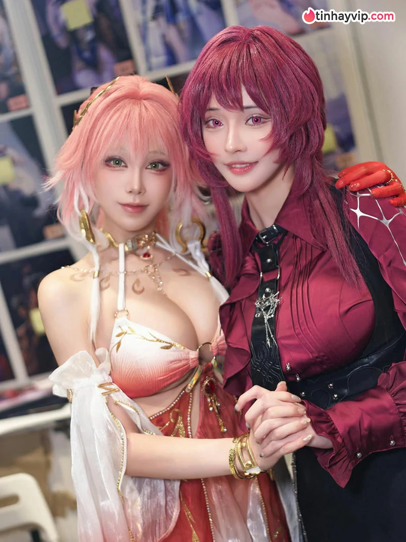 Ngắm trọn nét quyến rũ của cosplayer 18+ Shui Miao Aqua