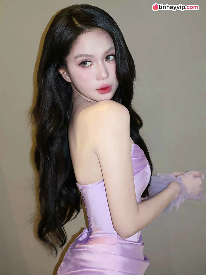 Ngọc Trinh là ai? Hành trình định hình phong cách quyến rũ
