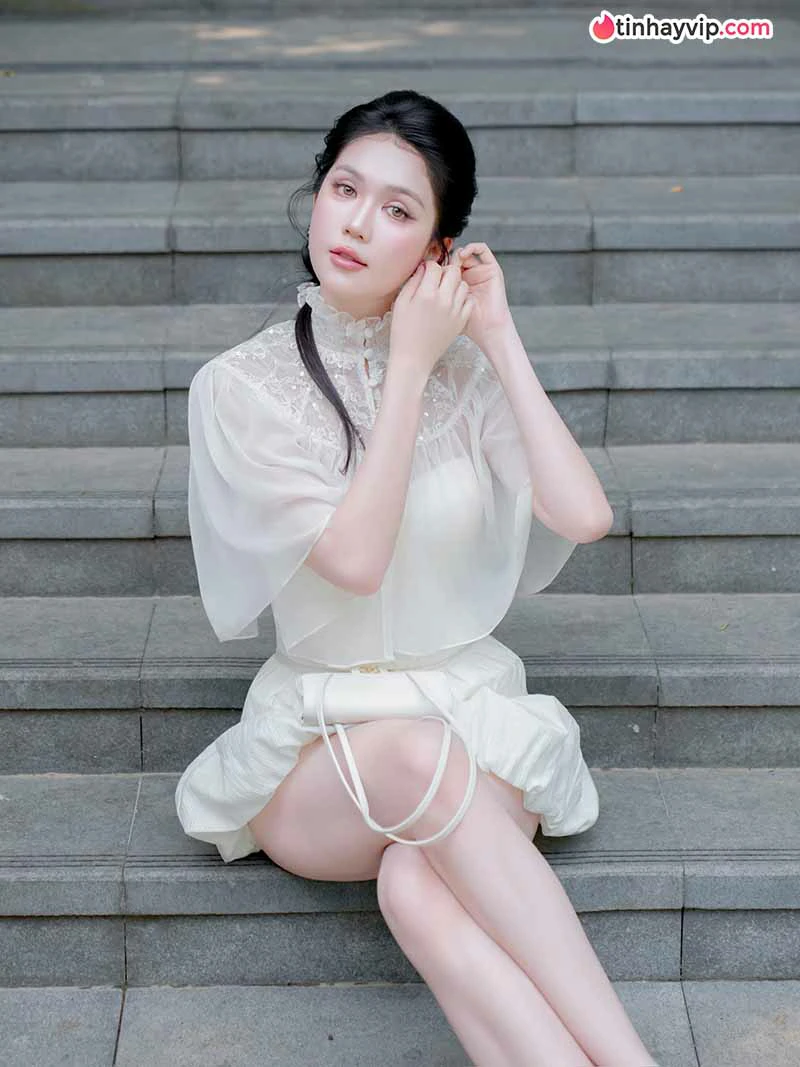Ngọc Trinh là ai? Hành trình định hình phong cách quyến rũ