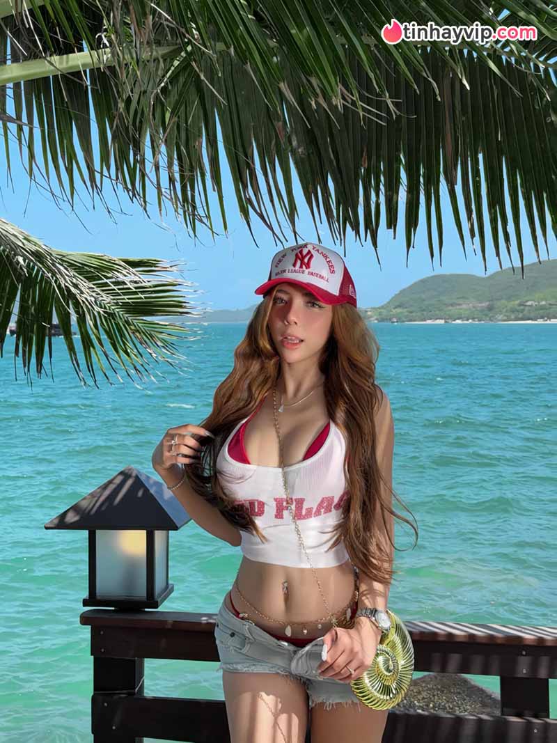 Nàng thơ Phạm Thị Quế Nhi thiêu đốt mọi ánh nhìn với bộ ảnh bikini nóng bỏng