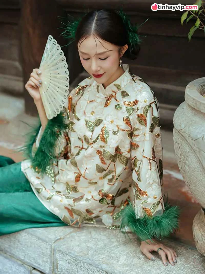 Salim - Tiểu sử hot girl Hà Thành đến hot mom quyến rũ