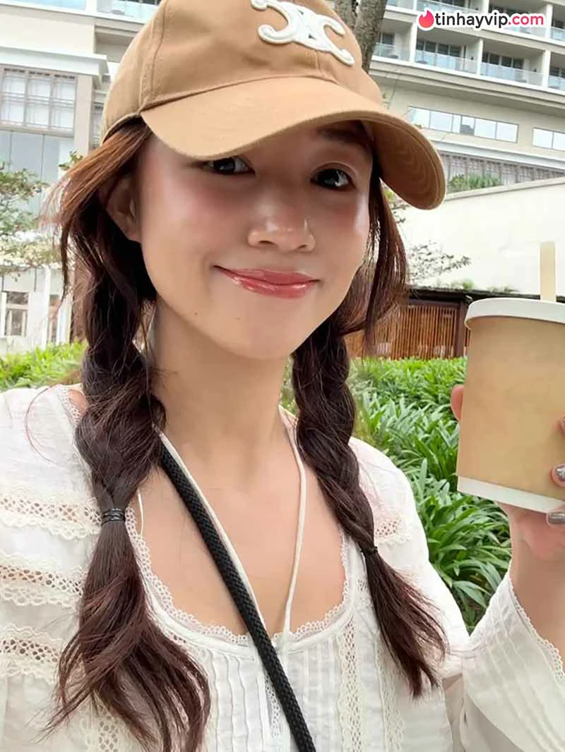 Salim - Tiểu sử hot girl Hà Thành đến hot mom quyến rũ