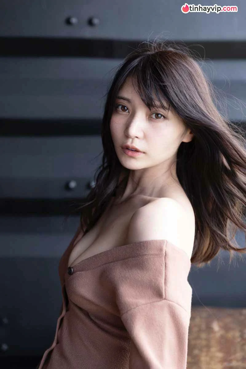 Sayaka Nitori khoe đường cong quyến rũ trên tạp chí