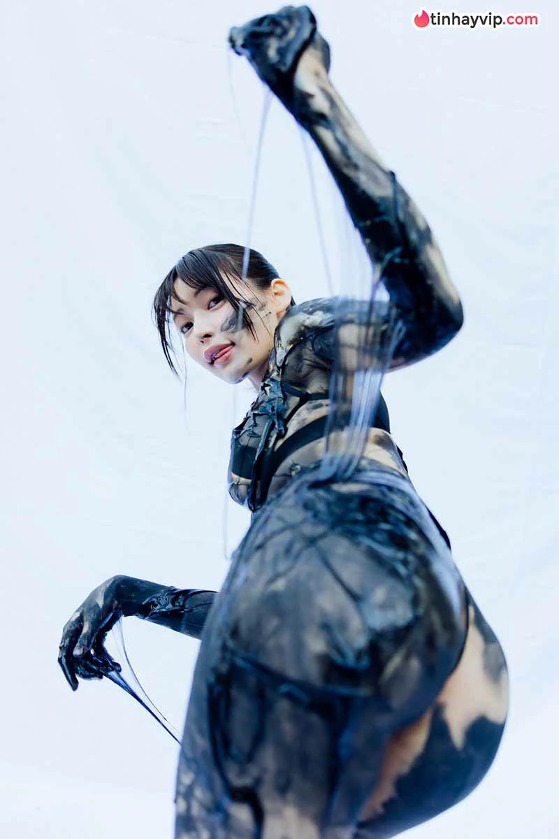 Sayaka Nitori khoe đường cong quyến rũ trên tạp chí