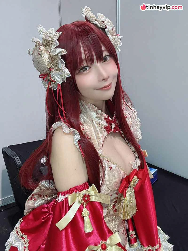 Hot cosplayer Saki Miyamoto