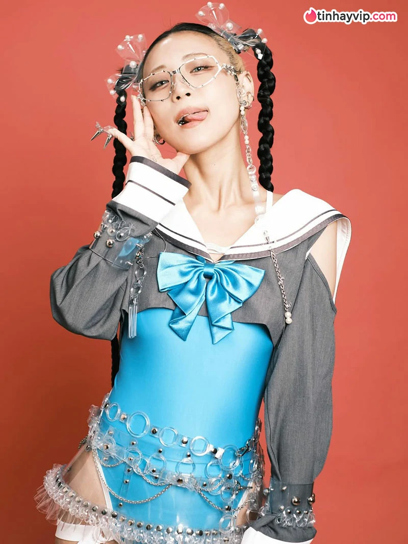 Hot cosplayer Tsunko