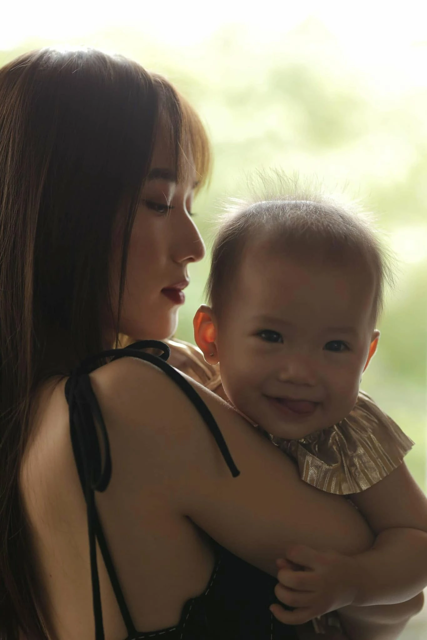 Trâm Anh đón tuổi 30 bằng bộ ảnh mộc mạc đầy cuốn hút