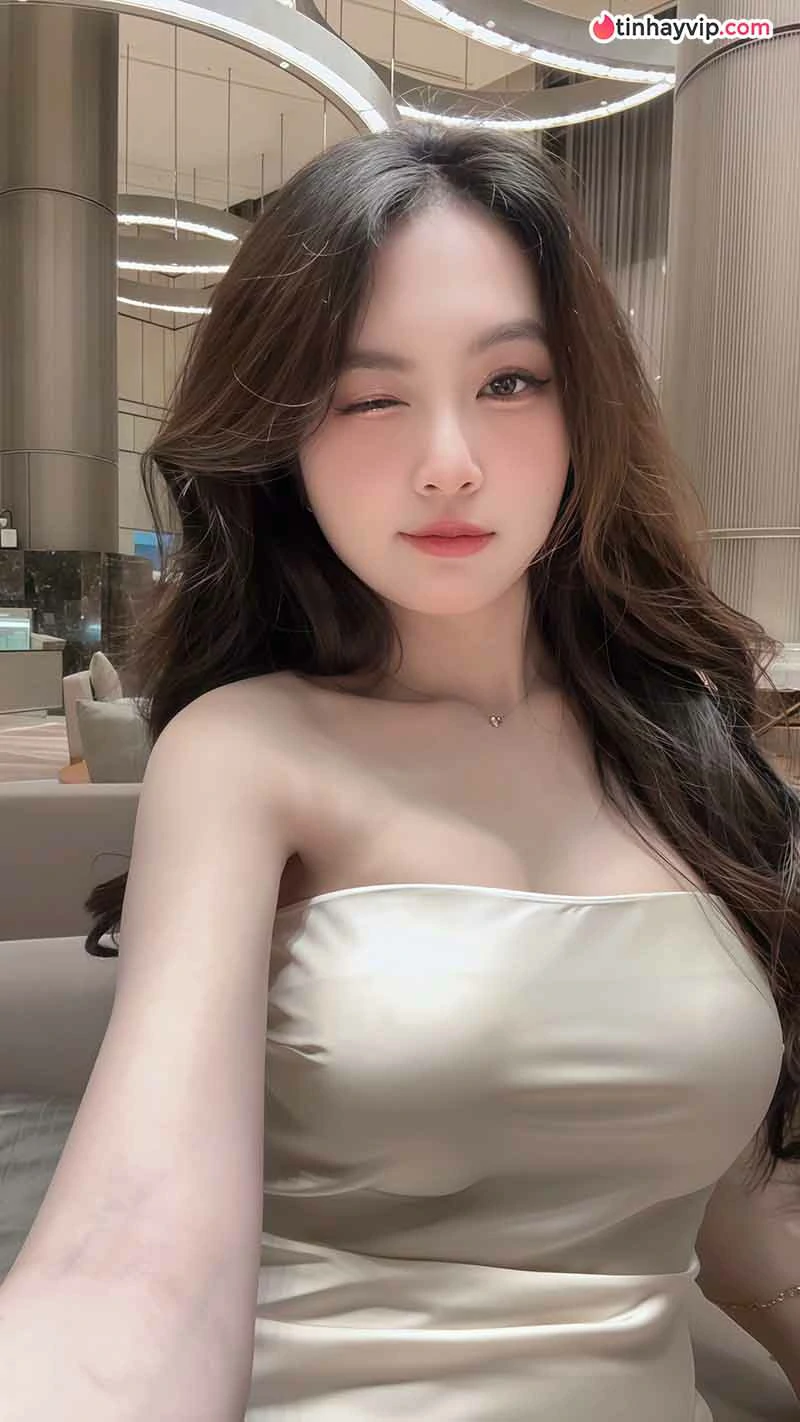 Trân Trần ngọt ngào trong bộ ảnh corset lụa trắng