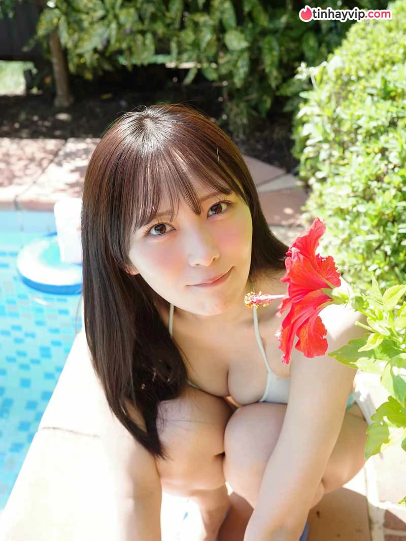 Aida Jurii khoe ảnh hậu trường photobook đầu tay ở Phú Quốc