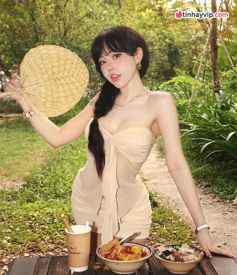 bao-khuyen-susan-khoe-voc-dang-quyen-ru-ben-ban-bi-a