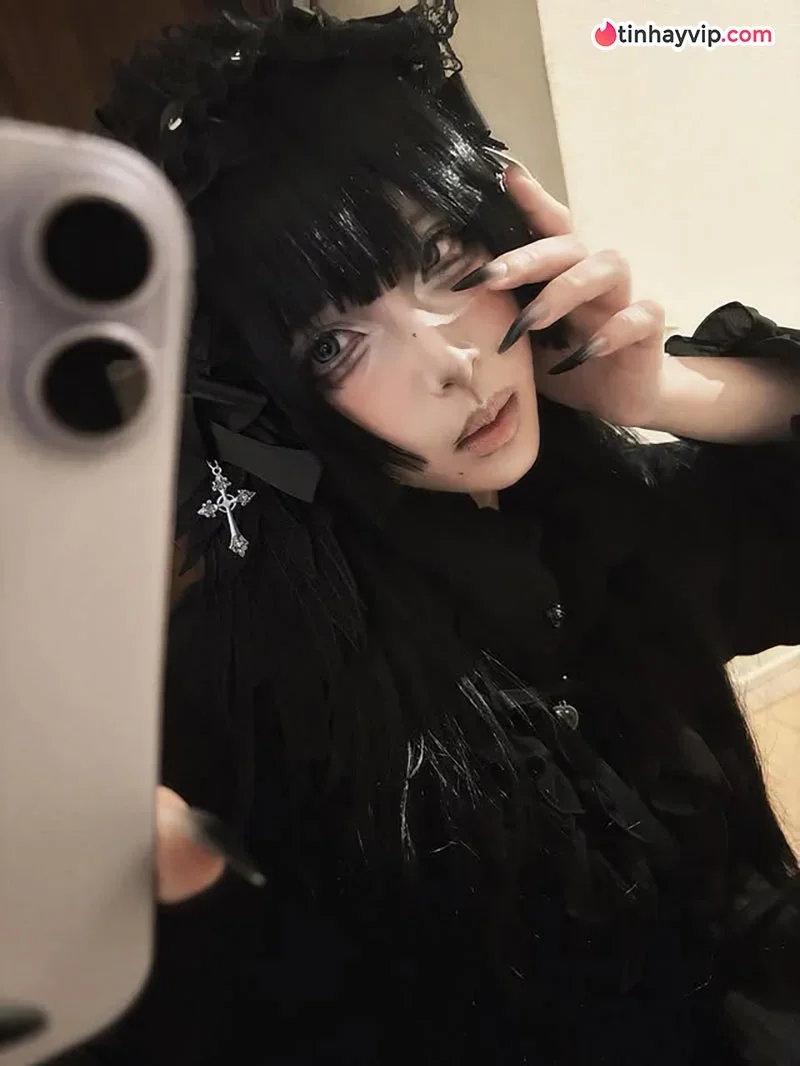 Phong cách Gothic trong những tạo hình của cosplayer Imo
