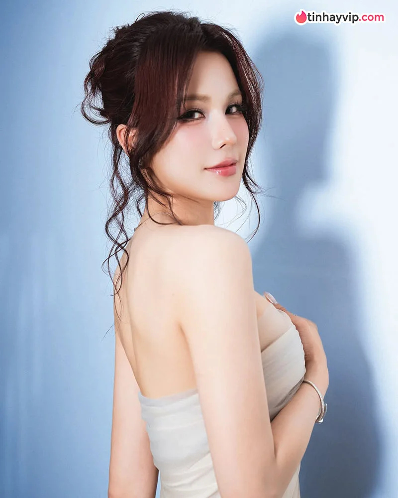 Diệp Lâm Anh là một nghệ sĩ đa tài của làng giải trí Việt Nam