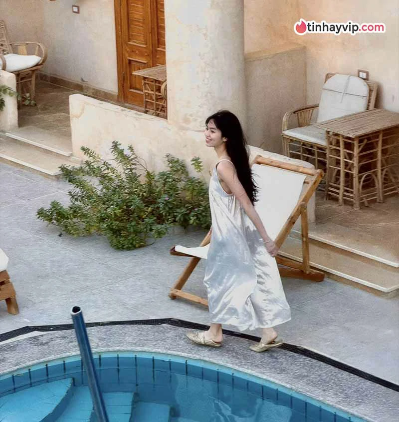 Đỗ Khánh Vân thả dáng mộc mạc ở Ai Cập